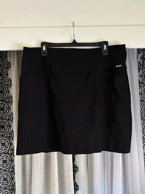 Black Polyester Skirt with Pockets And Built in Shorts